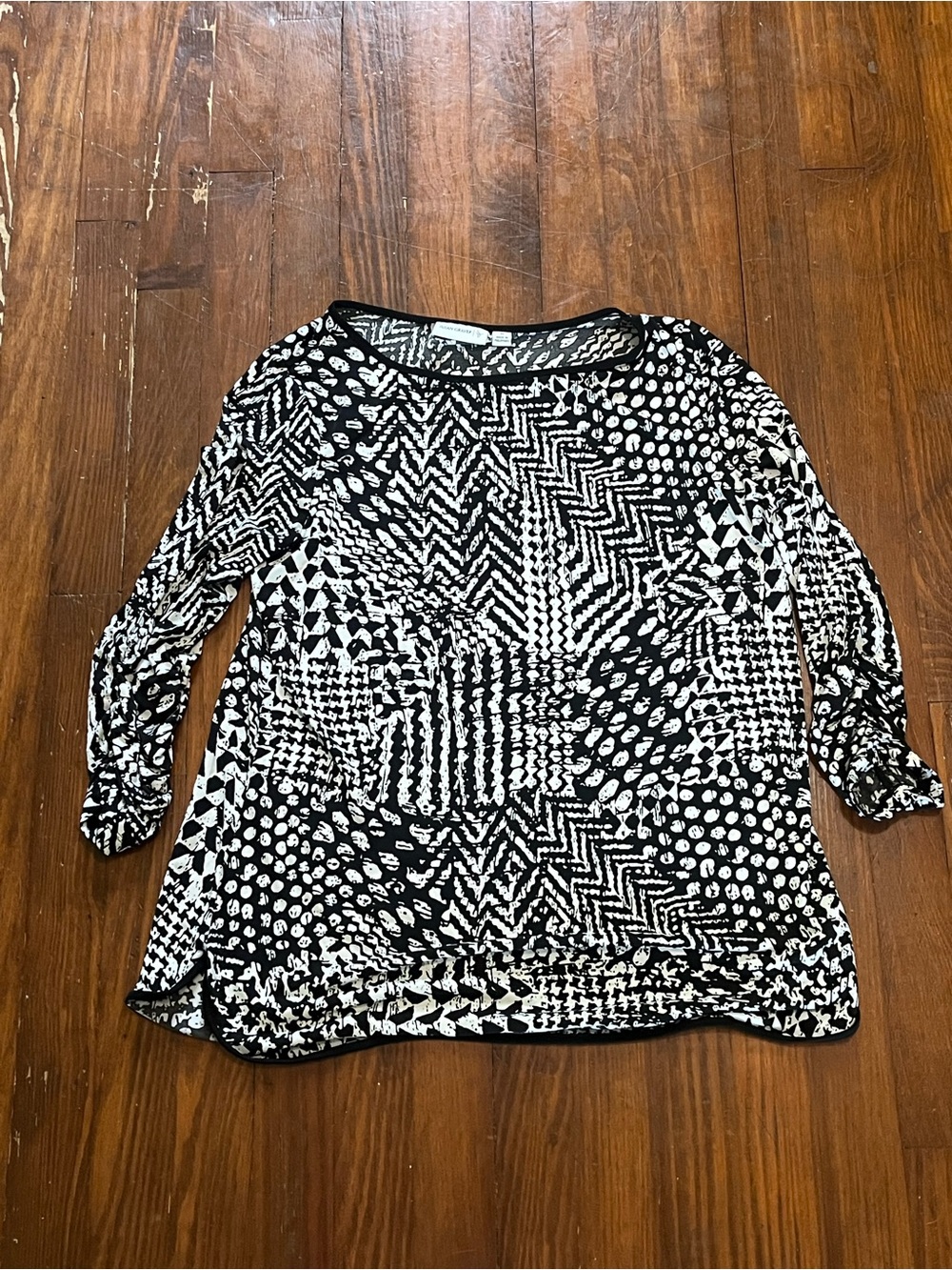 Susan Graver Black & White Patterned Tunic Top
